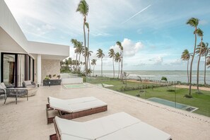 10 bedrooms, Internet - Luxury 9BR Beachfront Stunner With Private Pool (Las Terrenas)