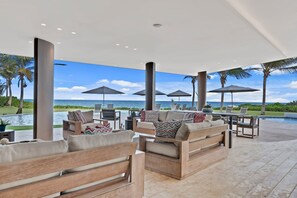 6 bedrooms, Internet - Exquisite Villa w Stunning Ocean Views Gym Golf (Punta Cana)