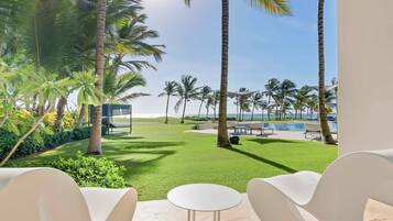 Vila, akses difabel | 8 kamar tidur dan internet