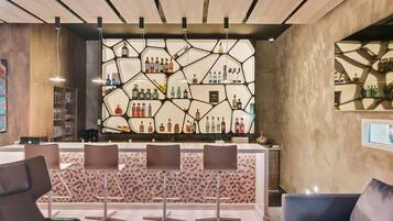 8 bedrooms, Internet