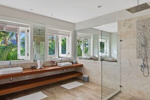 Villa | 8 bedrooms, Internet - Oceanfront Golf Course Estate w Pool Guest House (Punta Cana)