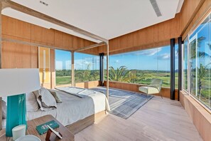 7 bedrooms - Modern 7BR Villa w Stunning Views of Golf Course (La Romana)