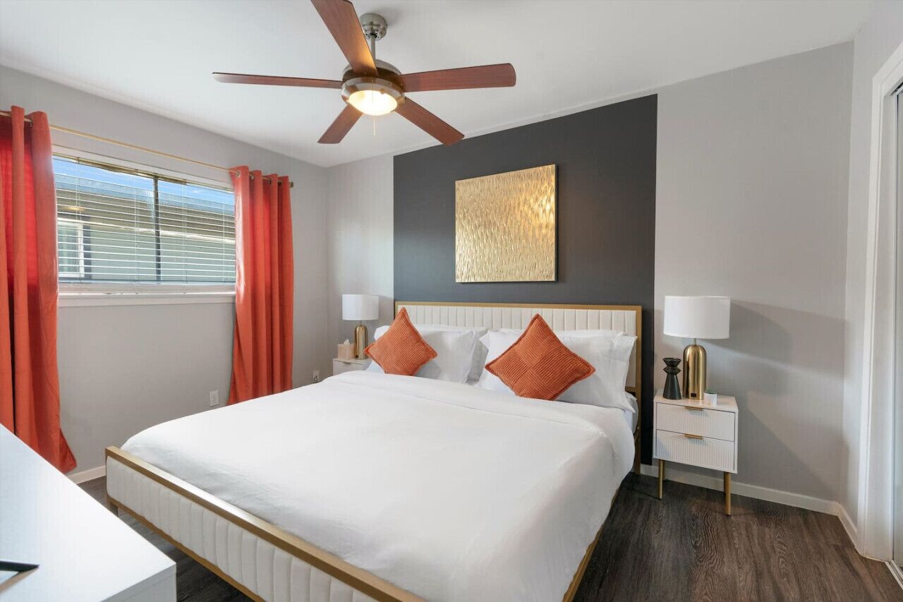 2 makuuhuonetta, työpöytä, silitysrauta/-lauta, ilmainen Wi-Fi