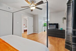 2 makuuhuonetta, työpöytä, silitysrauta/-lauta, Wi-Fi