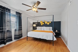 2 bedrooms, desk, iron/ironing board, WiFi