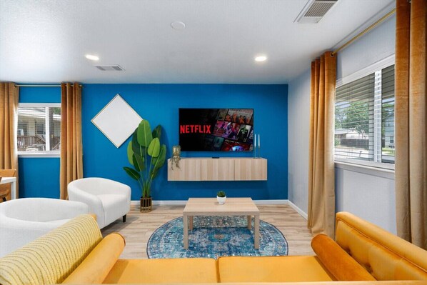 ��テレビ、ステレオ