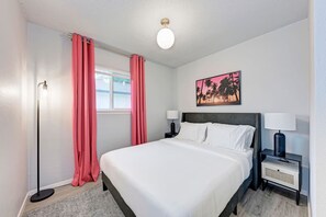 4 habitaciones, escritorio, tabla de planchar con plancha y wifi 