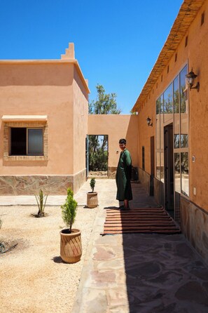 Interior - Land of dreams (Nekob)