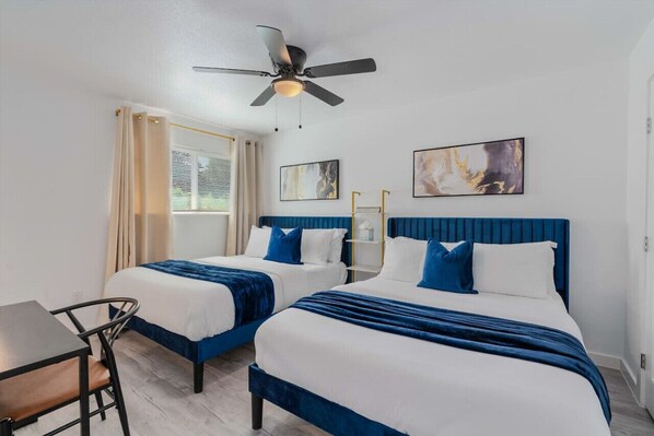 2 habitaciones, escritorio, tabla de planchar con plancha y wifi 