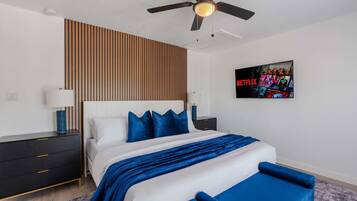 2 habitaciones, escritorio, tabla de planchar con plancha y wifi