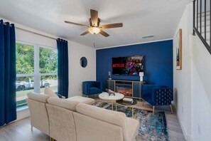 Fernseher, Stereoanlage