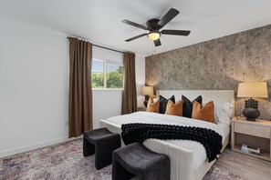 2 bedrooms, desk, iron/ironing board, WiFi