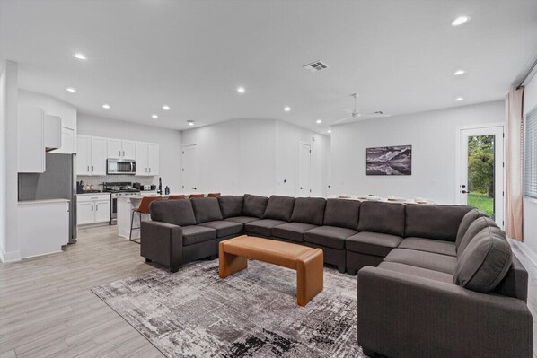 Télévision, chaîne hi-fi