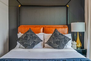 3 dormitorios, escritorio, tabla de planchar con plancha y wifi