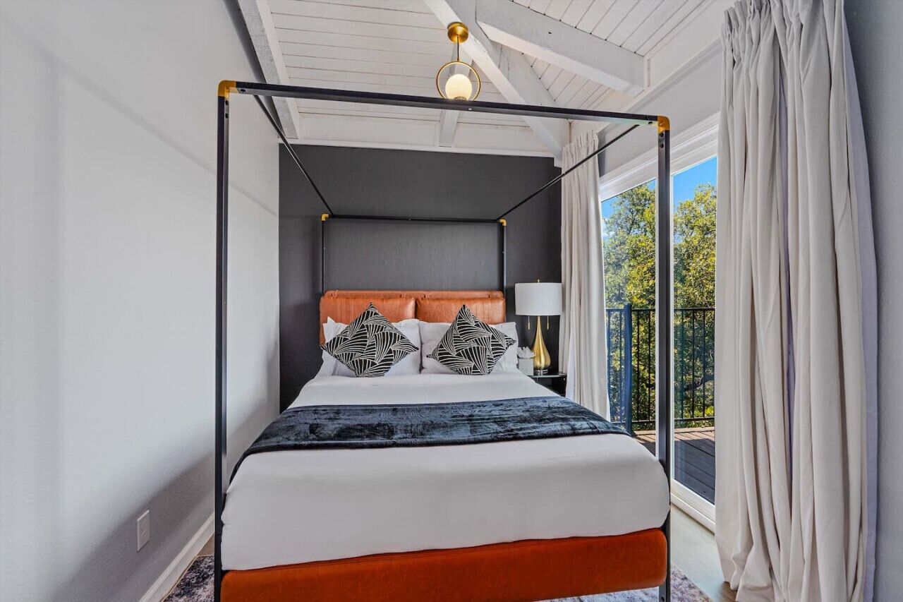 3 soverom, skrivebord, strykejern/-brett og wi-fi