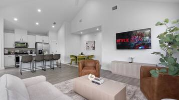 Fernseher, Stereoanlage