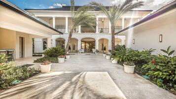 House | 8 bedrooms, Internet