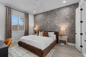 3 slaapkamers, een bureau, een strijkplank/strijkijzer, wifi