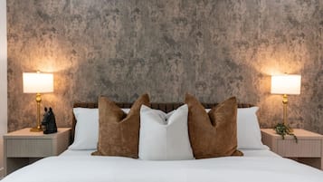 3 bedrooms, desk, iron/ironing board, WiFi