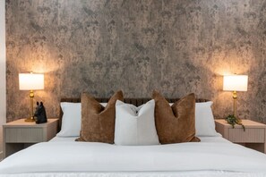 3 habitaciones, escritorio, tabla de planchar con plancha y wifi 