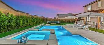 15 Bed, Glow Gameroom, Putting green, Pool & BBQ