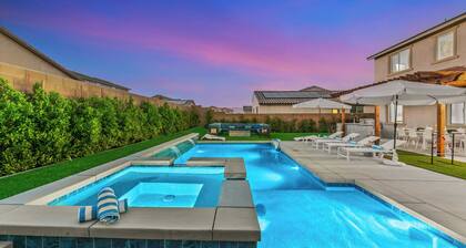 15 Bed, Glow Gameroom, Putting green, Pool & BBQ
