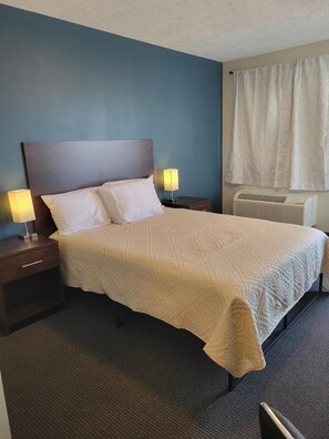 Classic Single Room | Desk, free WiFi, bed sheets - Underwood Motel  (Underwood)