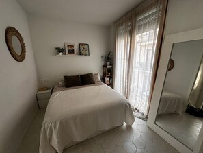1 bedroom, iron/ironing board, WiFi, bed sheets - Modern Apartment with Large Terrace in Gracia, Barcelona (Barcelona)