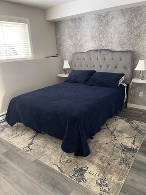 1 bedroom, iron/ironing board, WiFi, bed sheets - Beautiful Big White condo in Trappers Crossing within steps to Village Centre (Beaverdell)