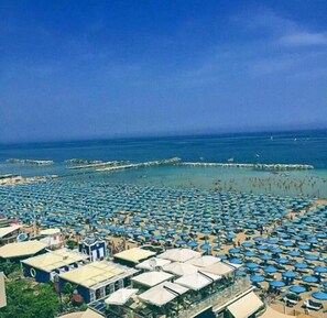 Plage privée, sable blanc, bar de plage
