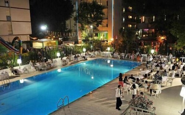 Seasonal outdoor pool
