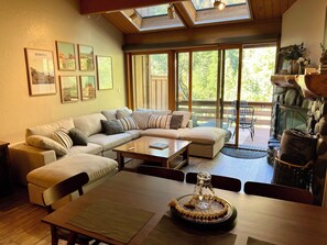 TV, fireplace, stereo