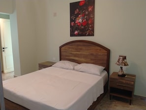 2 habitaciones, tabla de planchar con plancha, wifi y ropa de cama 