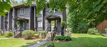 J Creek Retreat-Gorgeous! Waterfront, Easy Access!