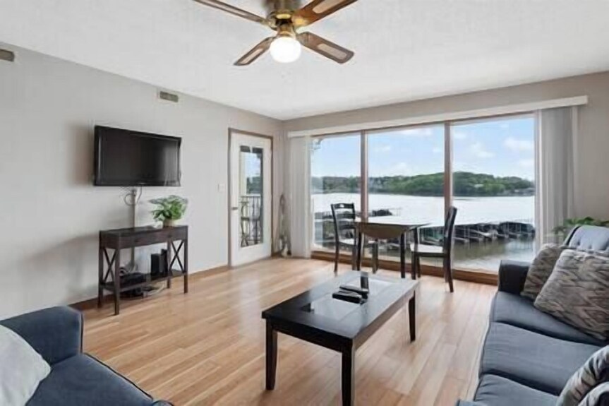Affordable Lakefront Condo W Great Views - Monthly Rates Available - Osage Beach, MO