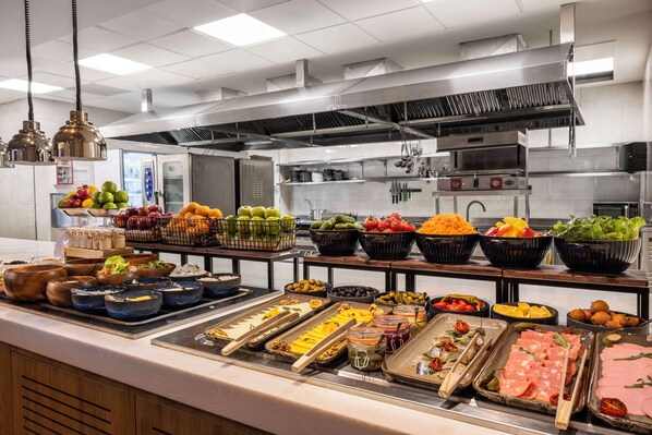 Daily buffet breakfast (AZN 25 per person) - Hilton Garden Inn Baku (Baku)