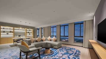 Premium Suite, 1 King Bed | Living area