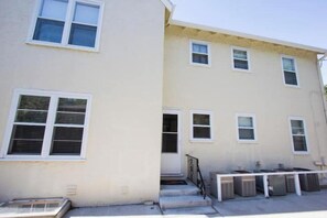 Exterior - AFRICA Themed Furnished 1 BR Apt (Sioux Falls)