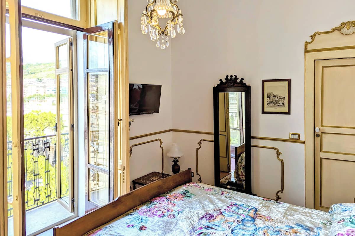 Deluxe suite, uitzicht op stad | 1 slaapkamer, gratis wifi