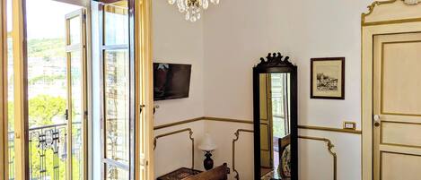 Deluxe Suite, City View | 1 bedroom, free WiFi