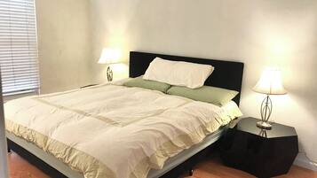 4 多间卧室、免费 WiFi、床单