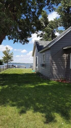 Cabin on Beautiful Lake Kampeska