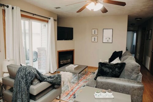 "Llama Llama No Drama" 2BR 2Bath w/garage