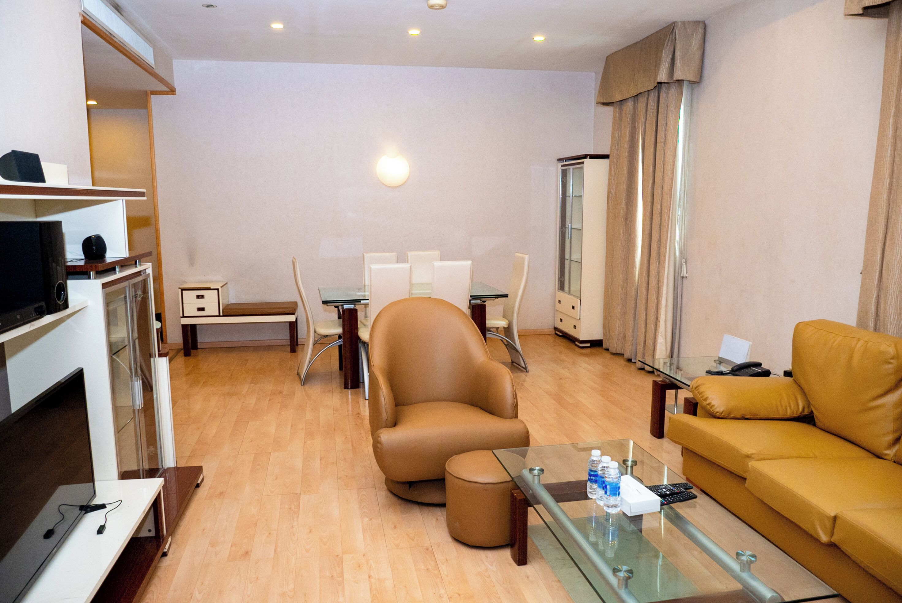 Desk, soundproofing, iron/ironing board, free WiFi