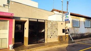 Fachada da propriedade