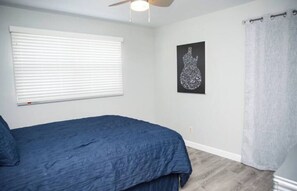 1 chambre, fer et planche à repasser, Wi-Fi, literie fournie