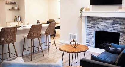 Fully renovated 4 bedroom home in Downtown Overland Park!