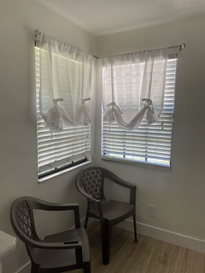 Interior - Charming 2-bedroom townhome with WiFi, AC in peaceful Port Orange. (Port Orange)