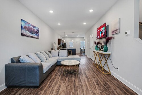 Luxury keyless free WiFi exit 11