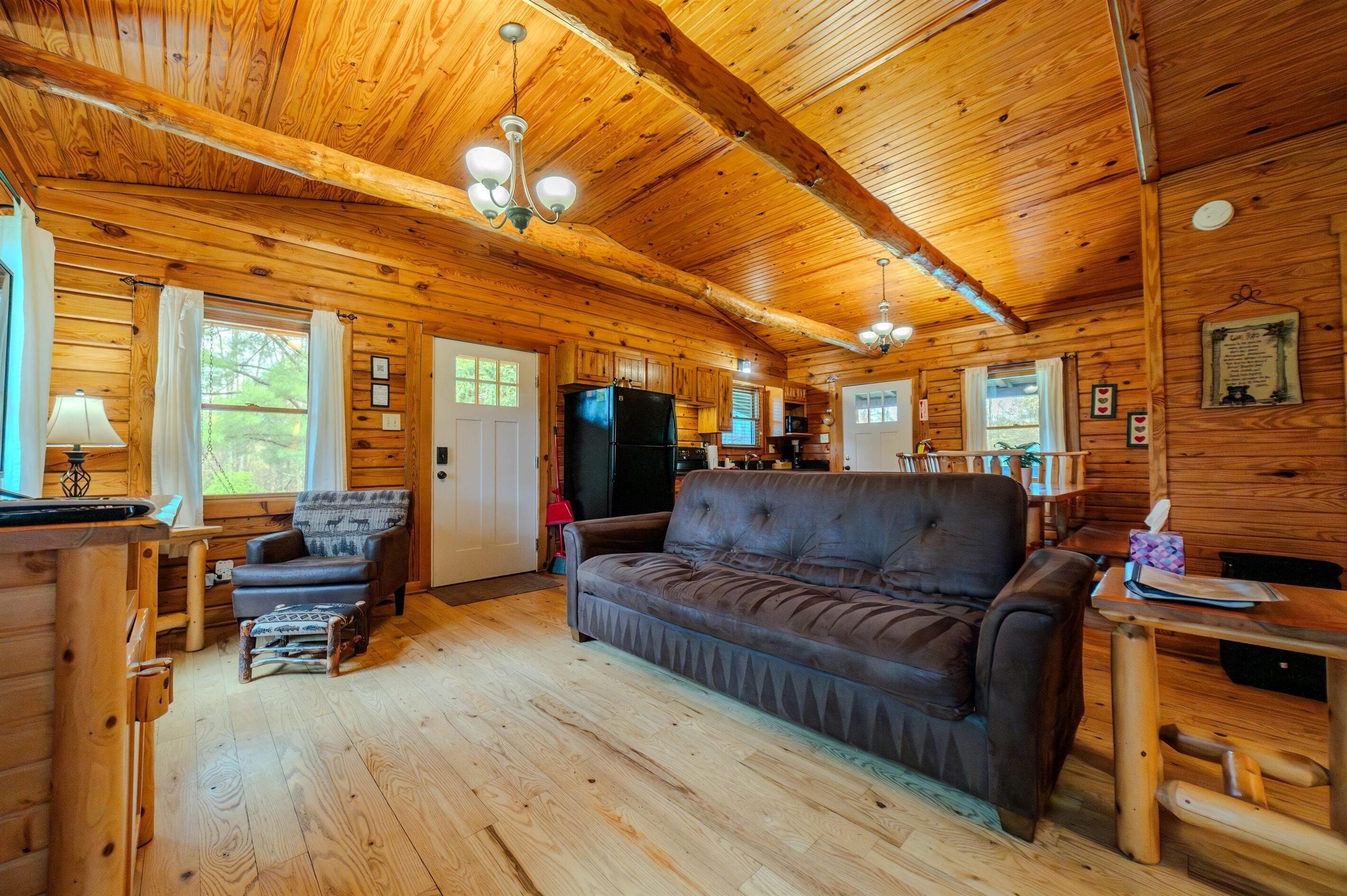 Smart TV, fireplace, DVD player